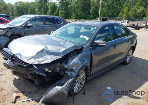 2011 Volkswagen Jetta 2.5L Sel from USA, damaged, VIN 3VWLZ7AJXBM372381